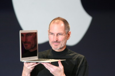 Steve_Jobs_with_MacBook_Air